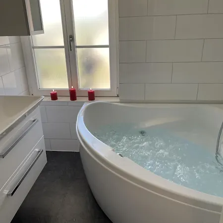 Grosse Neue In Mit Whirlpool