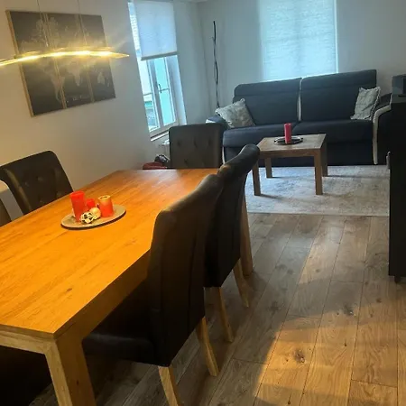 Grosse Neue In Mit Whirlpool Apartment