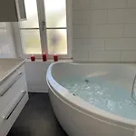 Grosse Neue In Mit Whirlpool