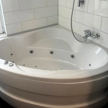 Apartman Grosse Neue In Mit Whirlpool Bern